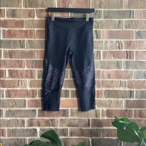 Fabletics cropped legging with mesh detail